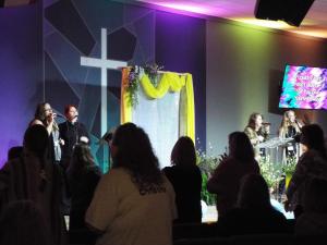 19)The Assembly of God Praise Team cp7294